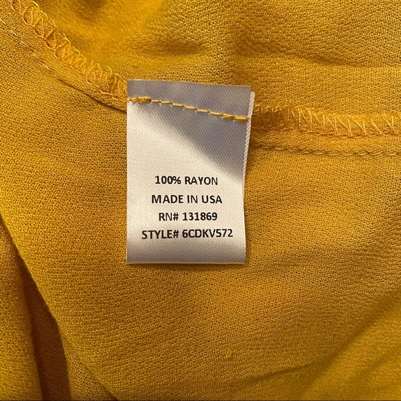 Kenedik Keyhole Long Sleeve Smocked Mustard Dress NWT - Picture 6 of 6